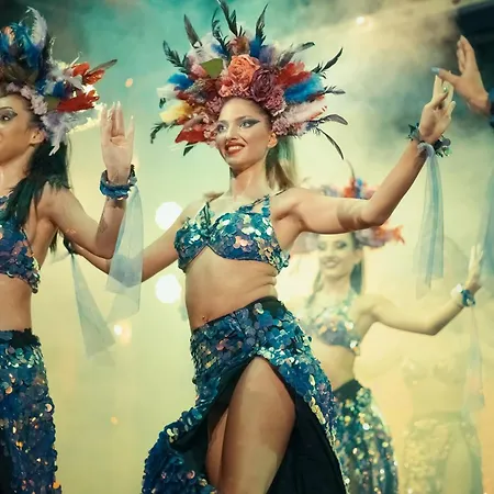 A Good Life Utopia Family 5*