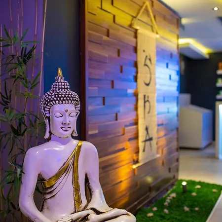 A Good Life Utopia Family 5*