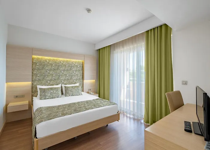 A Good Life Utopia Family 5*