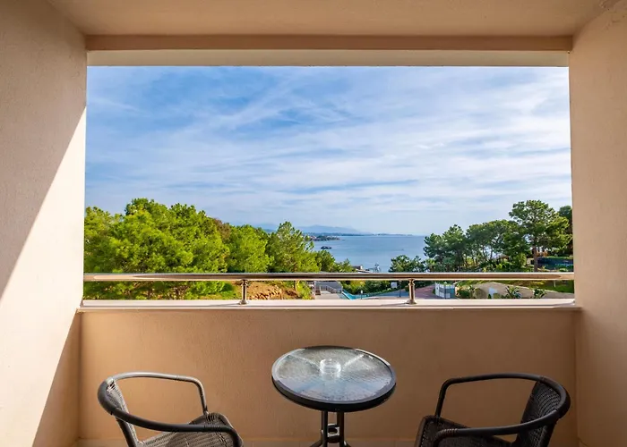 Otel A Good Life Utopia Family